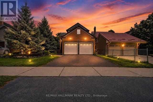 329 KINGSBRIDGE GARDEN CIRCLE  Mississauga, ON L5R 1K9