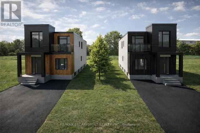 1033 ALEXANDRA AVENUE  Mississauga, ON L5E 1Z9