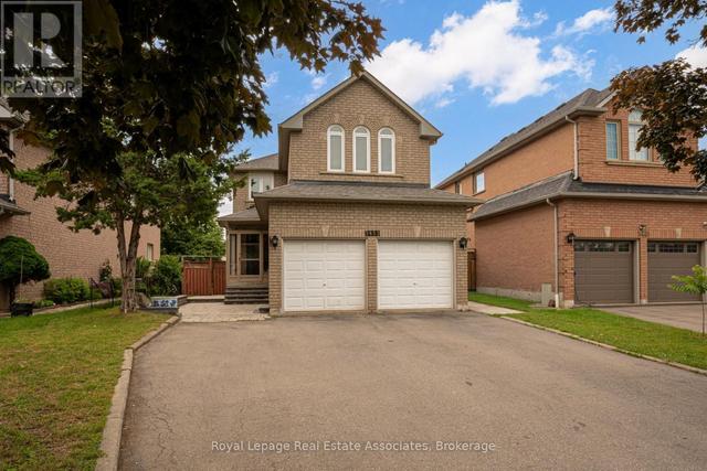 5453 MIDDLEPORT CRESCENT  Mississauga, ON L4Z 3V2