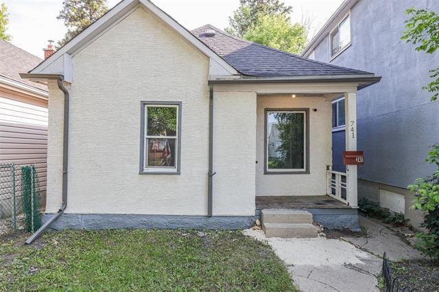 741 Stella AVE  Winnipeg, MB R2W 2W1