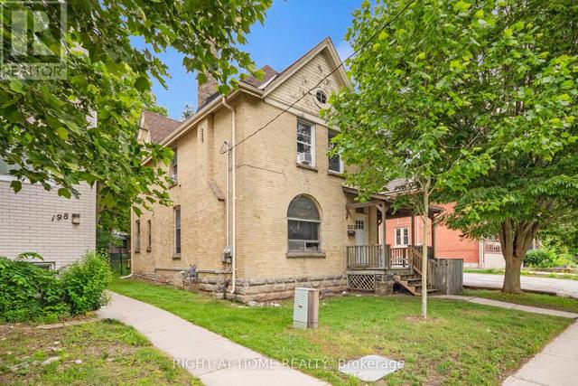 202 SYDENHAM STREET  London East (East B), ON N6A 1W3