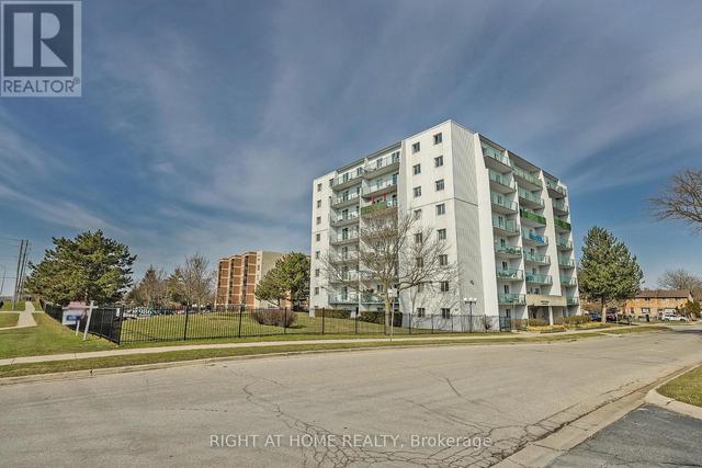 701 - 986 HURON STREET  London East (East A), ON N5Y 5E4