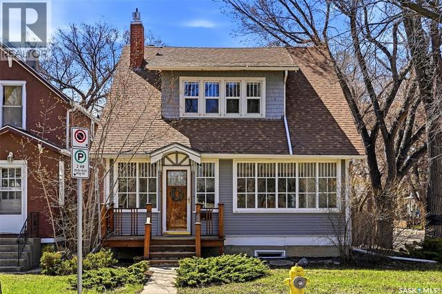 3239 Victoria AVENUE  Regina, SK S4T 1L5