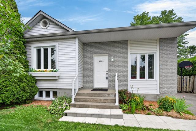 4220 Rue Charbonneau  Laval (Saint-François), QC H7B 1C7