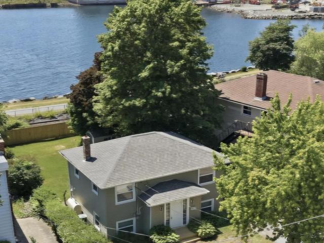 56 Hazelhurst Street  Dartmouth, NS B2Y 3N2