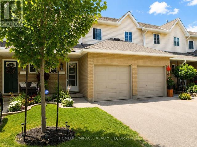 38 - 10 HOLBORN COURT  Kitchener, ON N2A 3Y9