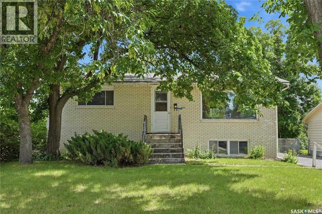 1632 9th AVENUE N  Saskatoon, SK S7K 3A1