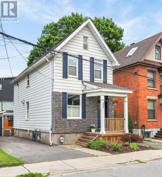 31 WESTMOUNT AVENUE  Ottawa, ON K1Y 3K2