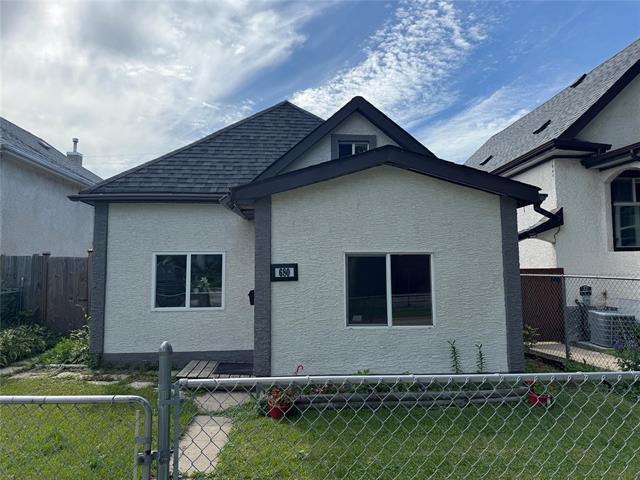 680 Simcoe ST  Winnipeg, MB R3E 2C1