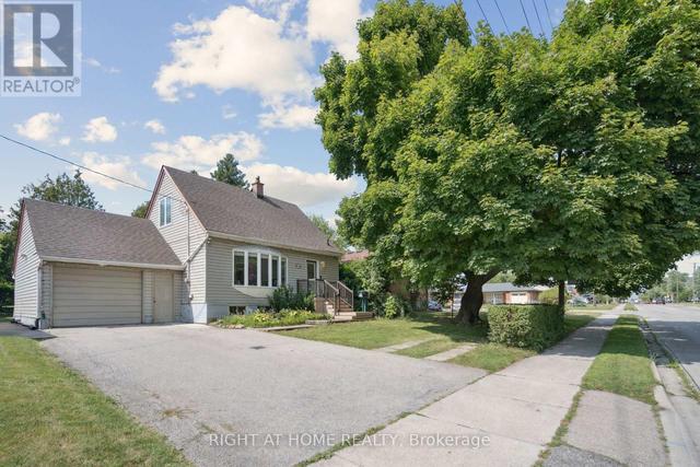 2343 MOUNTAINSIDE DRIVE  Burlington, ON L7P 1C1