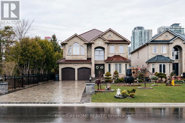 99 FAIRVIEW ROAD W  Mississauga, ON L5B 1K7