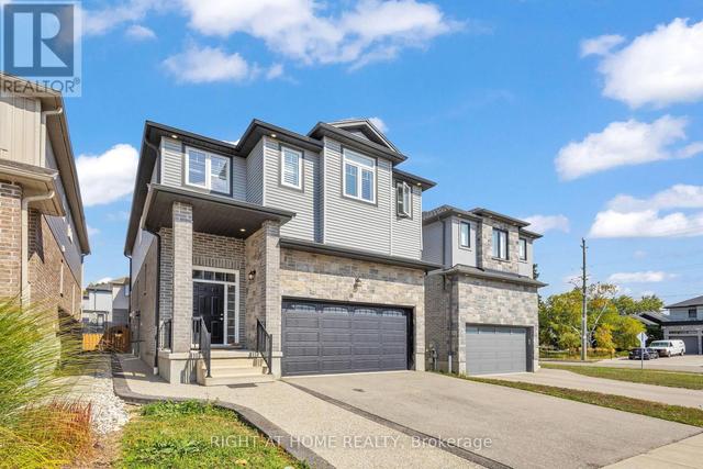 321 CARRIAGE WAY  Waterloo, ON N2K 0C2