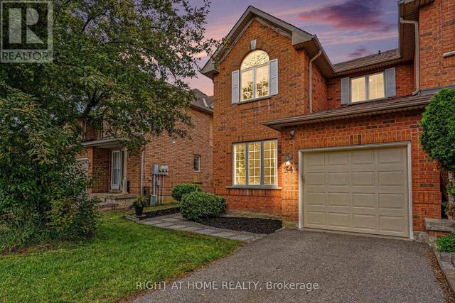 34 - 35 MALTA AVENUE  Brampton, ON L6Y 5B4