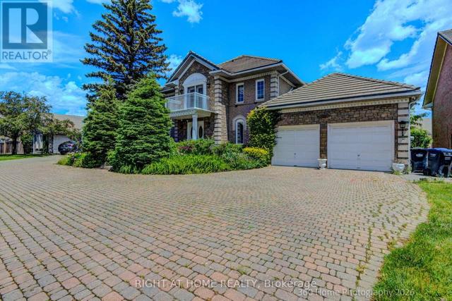 5037 MISSISSAUGA ROAD  Mississauga, ON L5M 4Y1