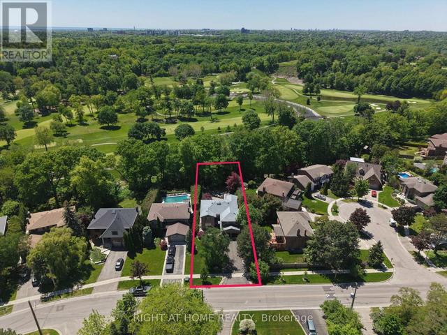 2428 OLD CARRIAGE ROAD  Mississauga, ON L5C 3G4
