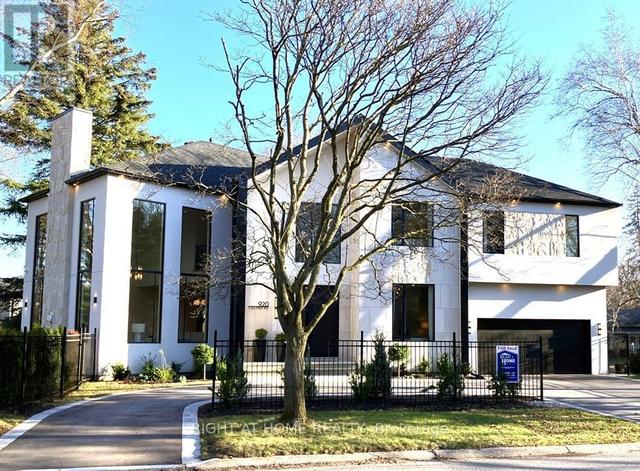 920 CALDER ROAD  Mississauga, ON L5J 2N7