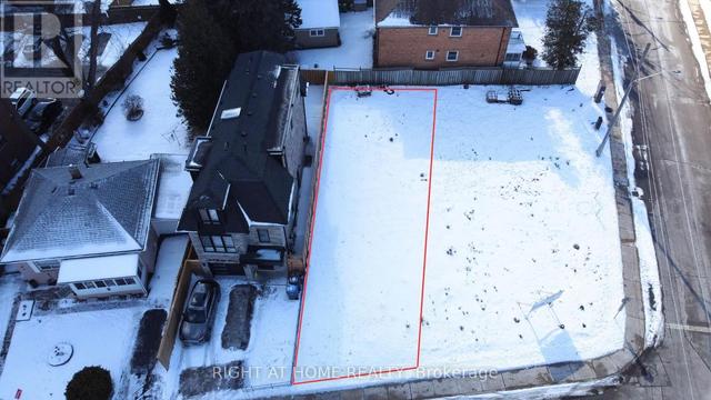 10B BENSON AVENUE  Mississauga, ON L5H 2P2