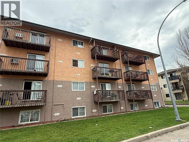 403 522 X AVENUE S  Saskatoon, SK S7M 4X9