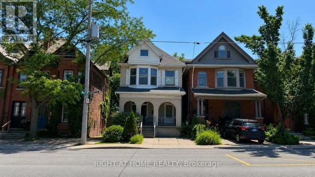 317 QUEEN STREET S  Hamilton, ON L8P 3T6