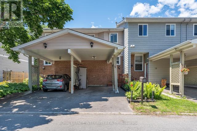 16 STAMFORD PRIVATE  Ottawa, ON K1T 3J1