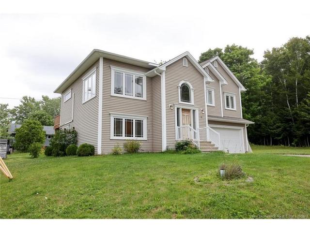 75 Whisperwood DR  Fredericton, NB E3C 0J8