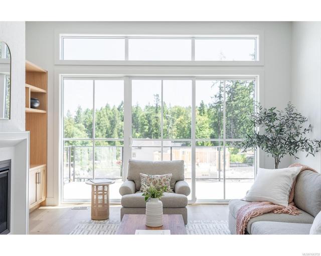 1043 Harewood Mines Rd Nanaimo, BC V9R 5P5