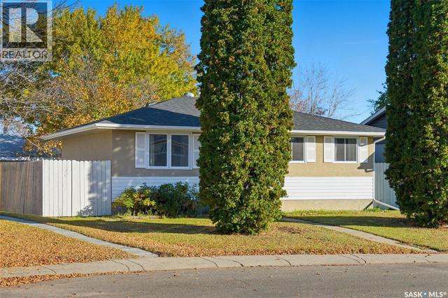 10 Dominion CRESCENT  Saskatoon, SK S7L 4N7
