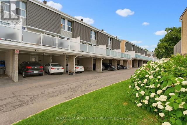 36 - 3415 UPLANDS DRIVE  Ottawa, ON K1V 9N3