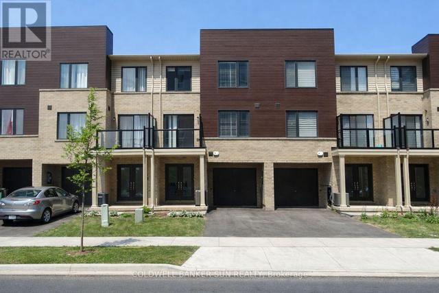 7 ROXANNE DRIVE  Hamilton, ON L8H 1L9