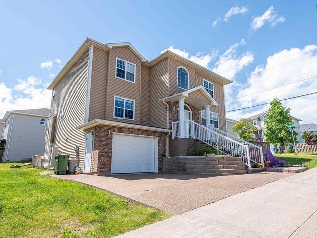 31 Transom Drive  Halifax, NS B3M 4V5