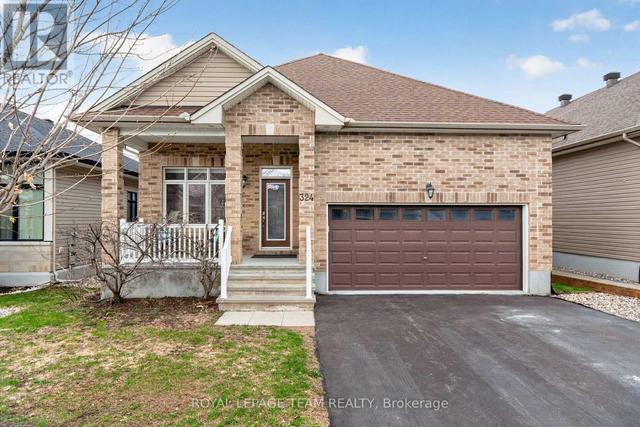 324 LONG ACRES STREET  Ottawa, ON K2M 0H4