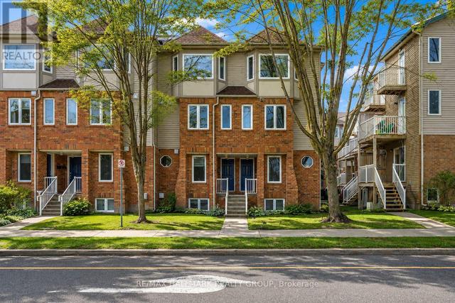 1344 GUTHRIE STREET  Ottawa, ON K2H 1G8