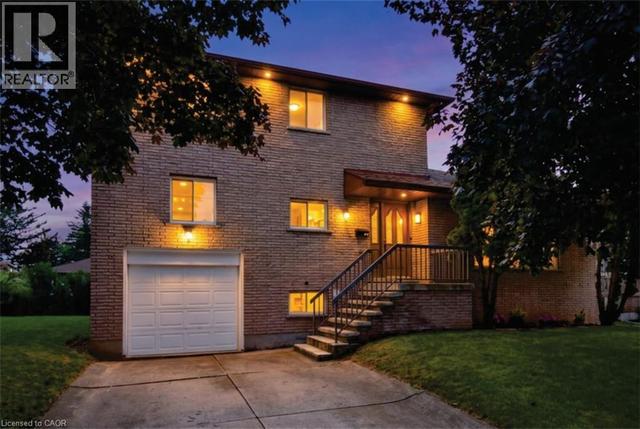 345 BERKINDALE Drive  Hamilton, ON L8E 3R8