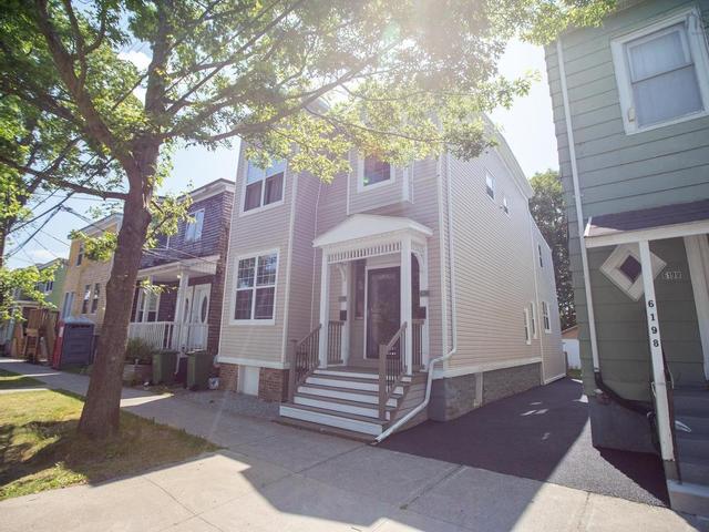 6194-6196 Allan Street  Halifax Peninsula, NS B3L 1G6