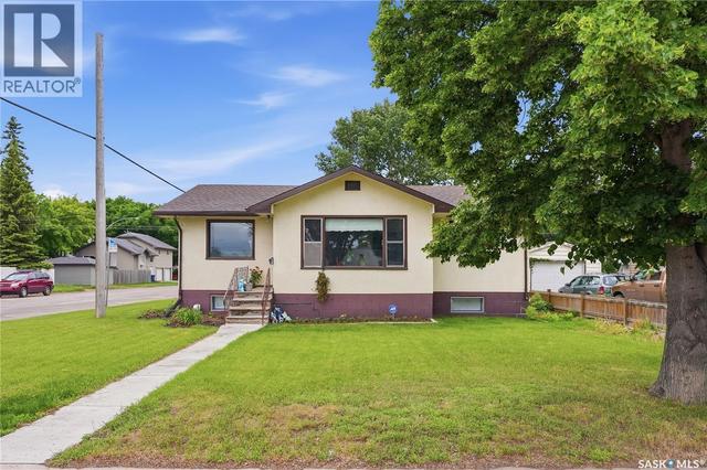 1701 C AVENUE N  Saskatoon, SK S7L 1L6