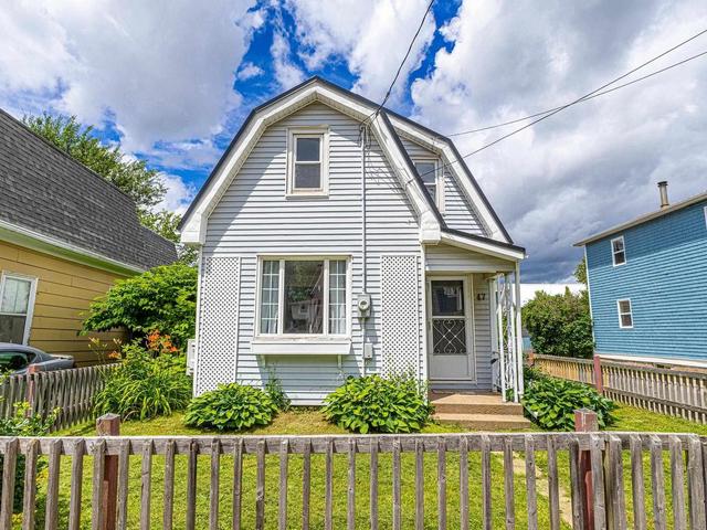 47 DOUGLAS Street  Charlottetown, PE C1A 2J3