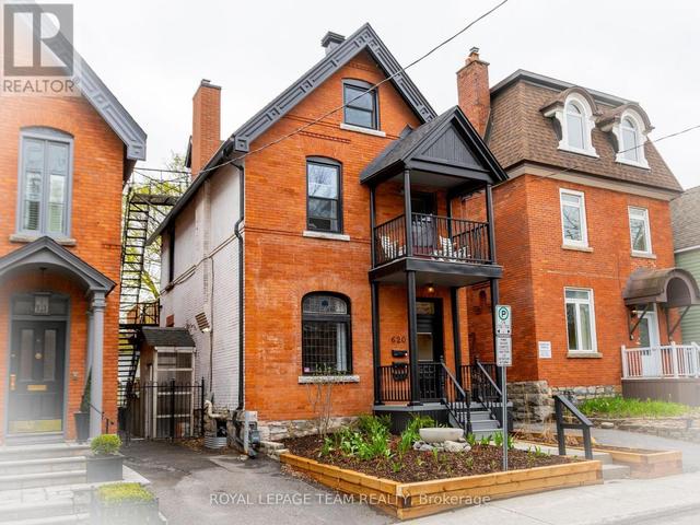 620 COOPER STREET  Ottawa, ON K1R 5J2