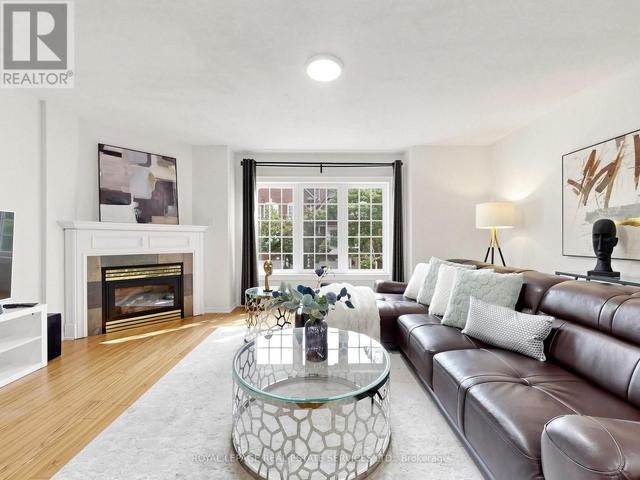 11 - 1575 SOUTH PARADE COURT  Mississauga, ON L5M 6E9