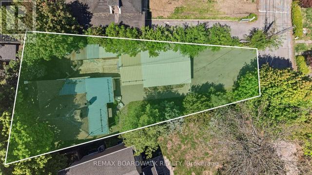 92 ORVIGALE ROAD  Ottawa, ON K2B 5A2