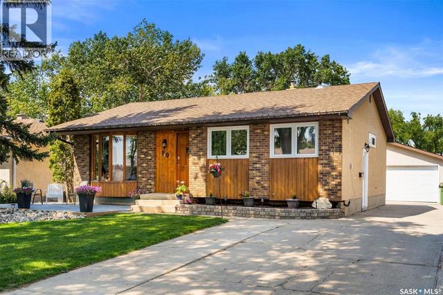 90 Walden CRESCENT  Regina, SK S4N 1L3
