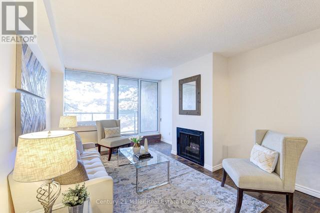 304 - 20 SPEERS ROAD Oakville (Co Central), ON L6K 3R5
