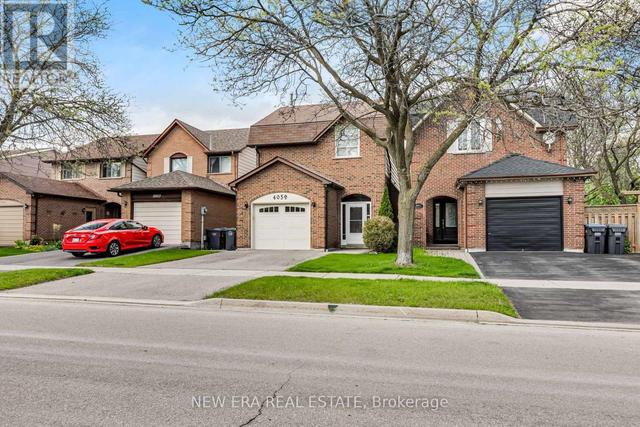 4059 TEAKWOOD DRIVE  Mississauga, ON L5C 3L3