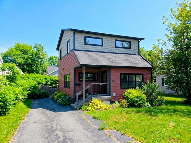 28 Pine Grove Drive  Halifax, NS B3R 1S1