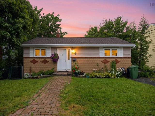 104 Joffre Street  Dartmouth, NS B2Y 3C9