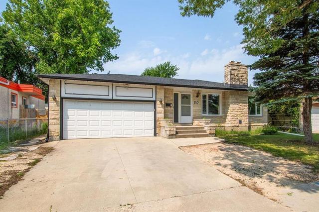 50 Kowall Bay  Winnipeg, MB R2P 1A6