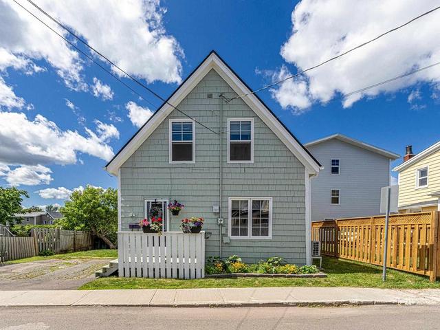 67 VICTORIA Street  Charlottetown, PE C1A 2B4