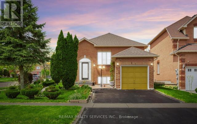 836 AVOCADO CRESCENT  Mississauga, ON L5W 1K4