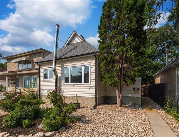 127 Hespeler AVE  Winnipeg, MB R2L 0L5