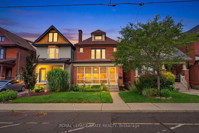 394 Charlton Avenue W Hamilton, ON L8P 2E7