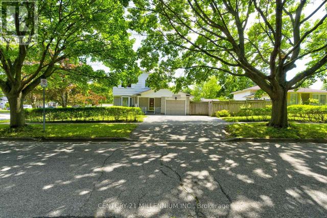 59 LEWIS CRESCENT  Kitchener, ON N2A 2T7